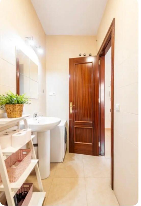 Apartamento En Primera Linea De Playa El Palo Málaga Eksteriør billede